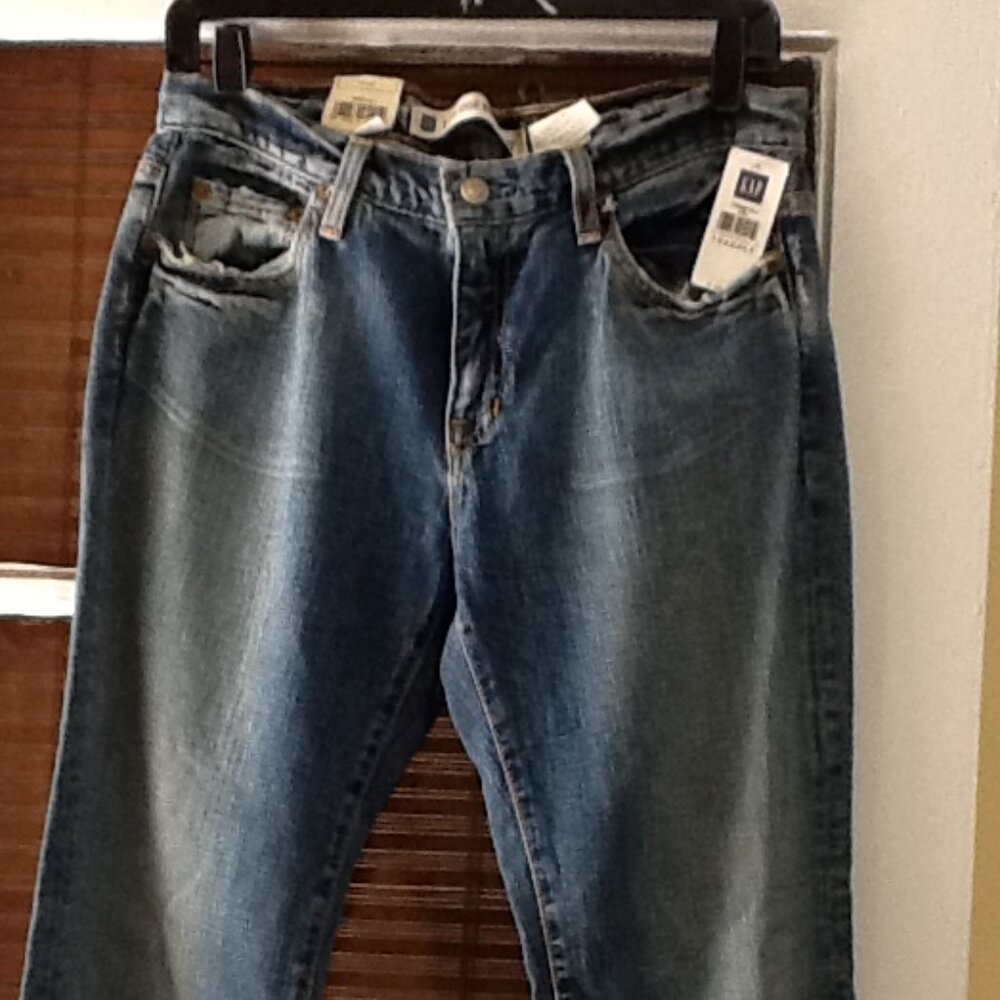 NWT Gap Medium Wash Low Rise Bootcut Ankle Jeans Size